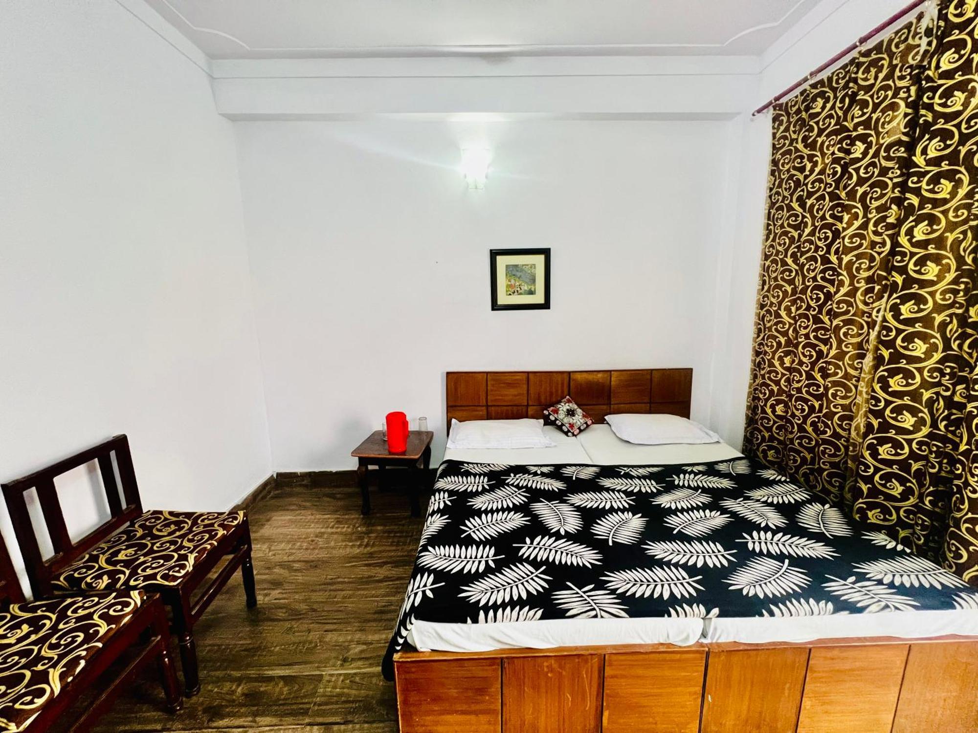 Inder Palace Barkot Екстериор снимка