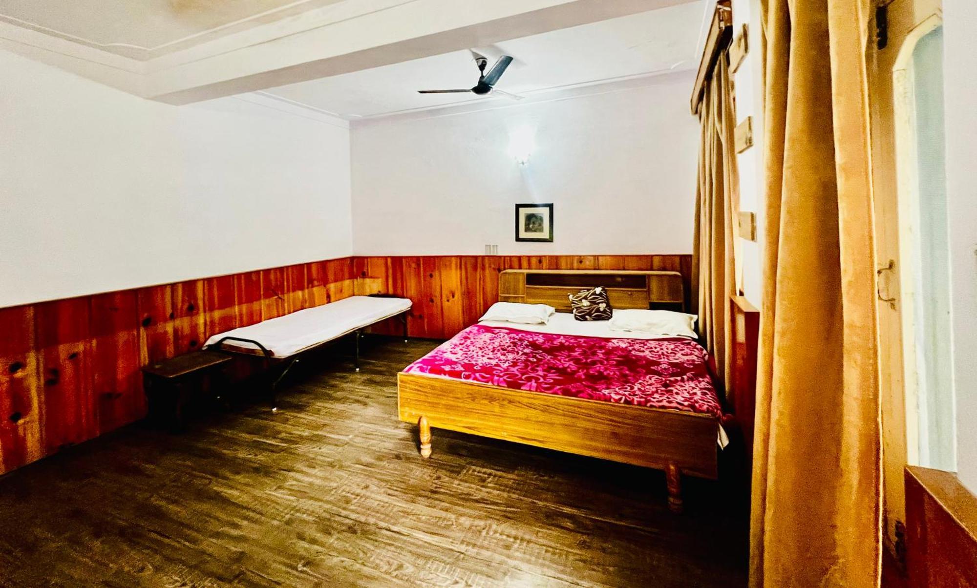 Inder Palace Barkot Екстериор снимка